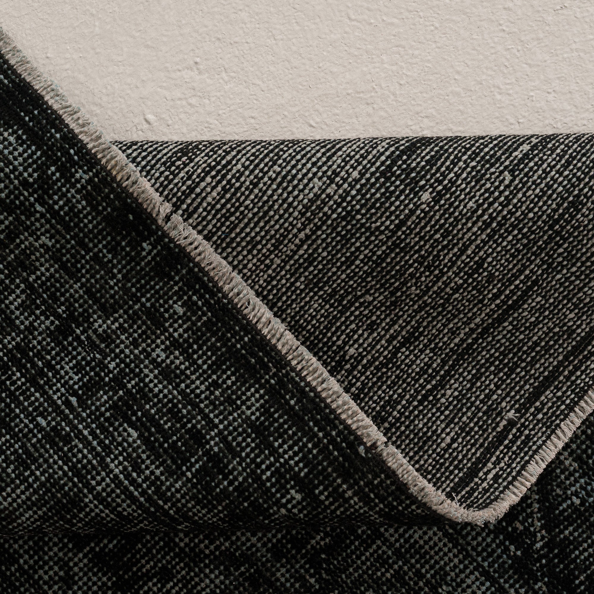 6x10 Black Area Rug