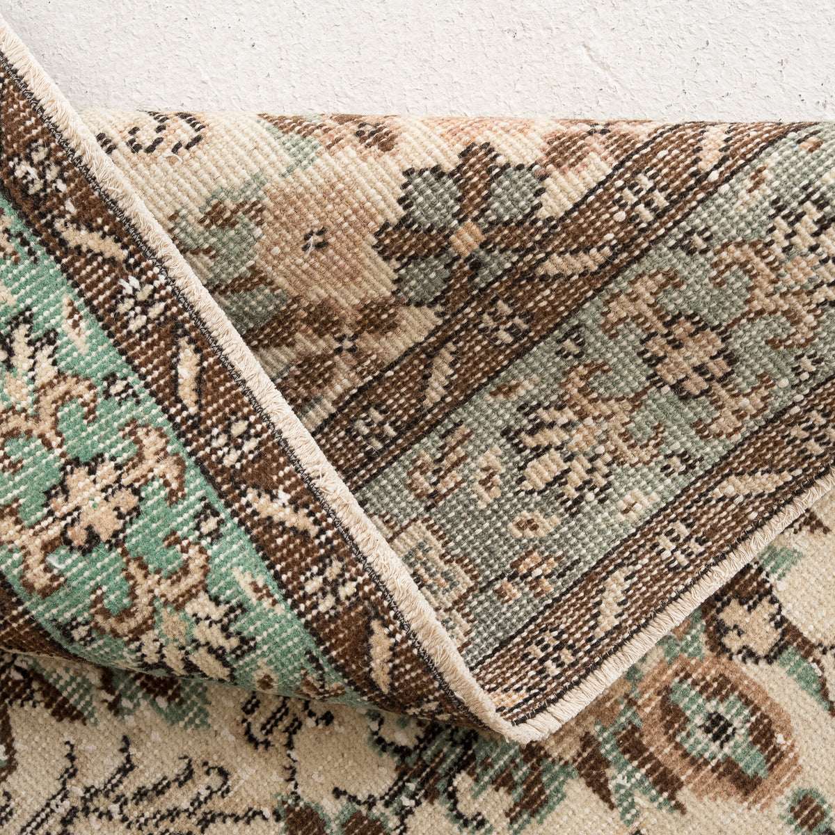 6x9 Beige Area Rug