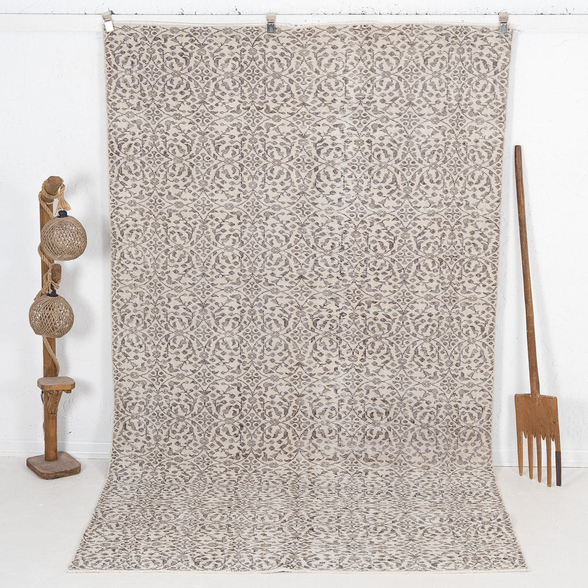 Varvarira - Vintage Turkish Area Rug