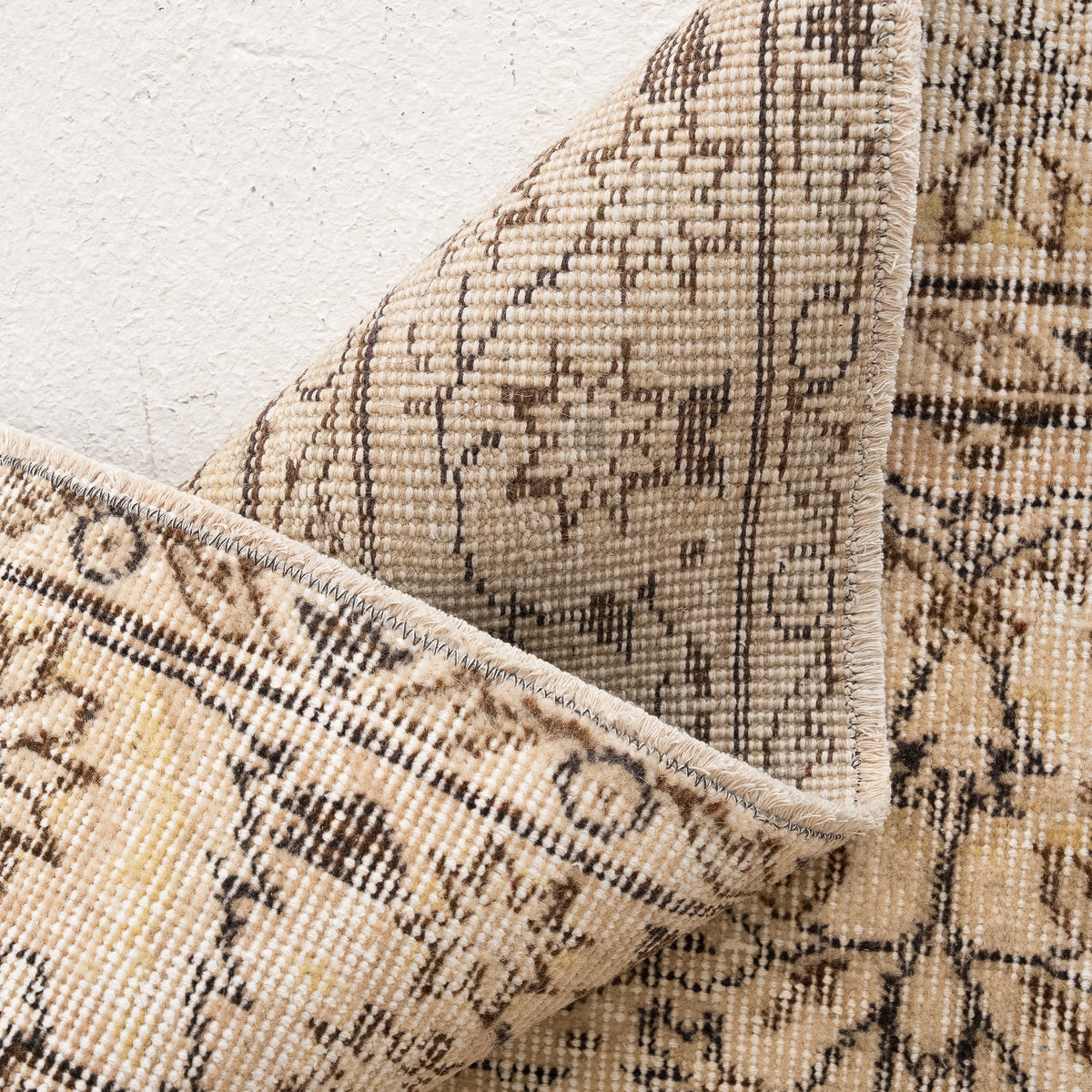 5x9 Beige Area Rug