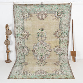 Oloria - Vintage Turkish Area Rug