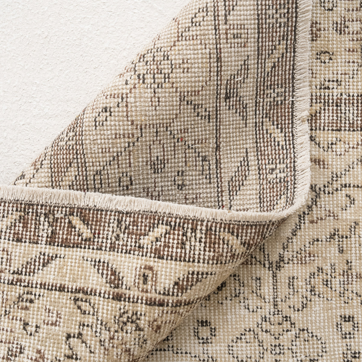 6x10 Beige Area Rug