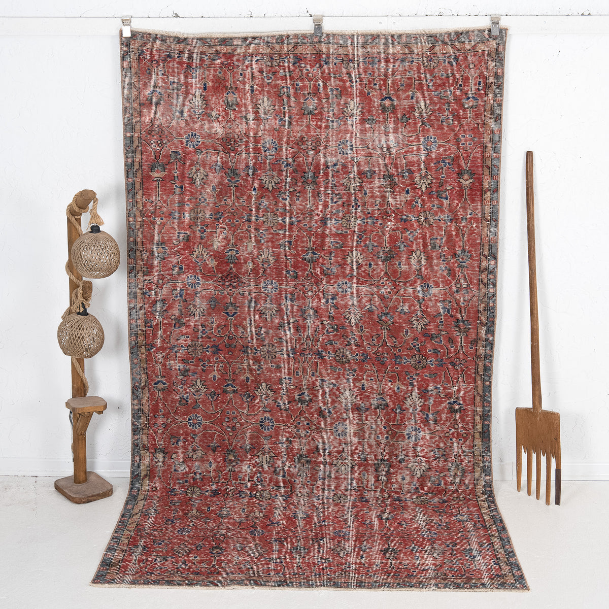 Teodolris - Vintage Turkish Area Rug
