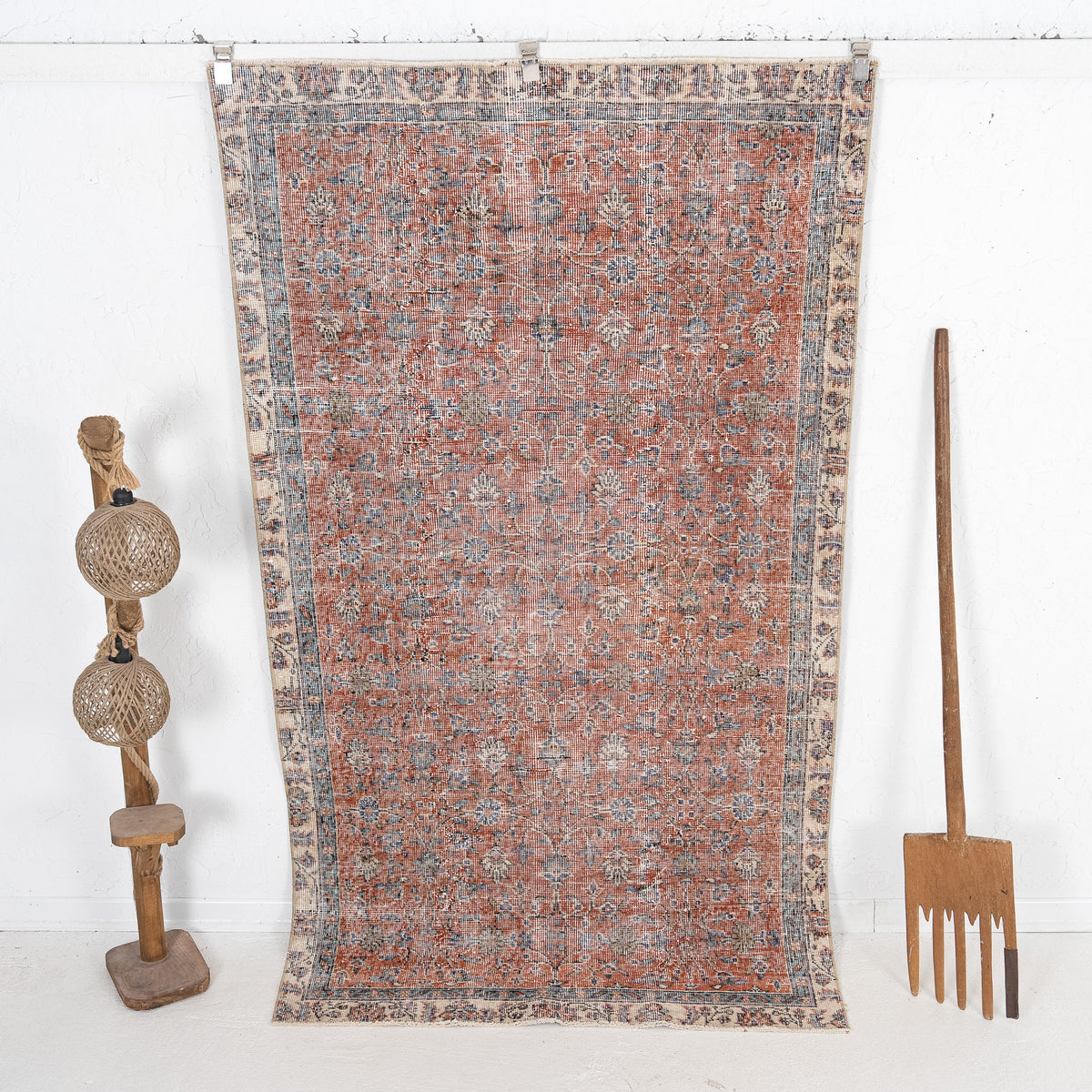 Thecloria - Vintage Turkish Area Rug