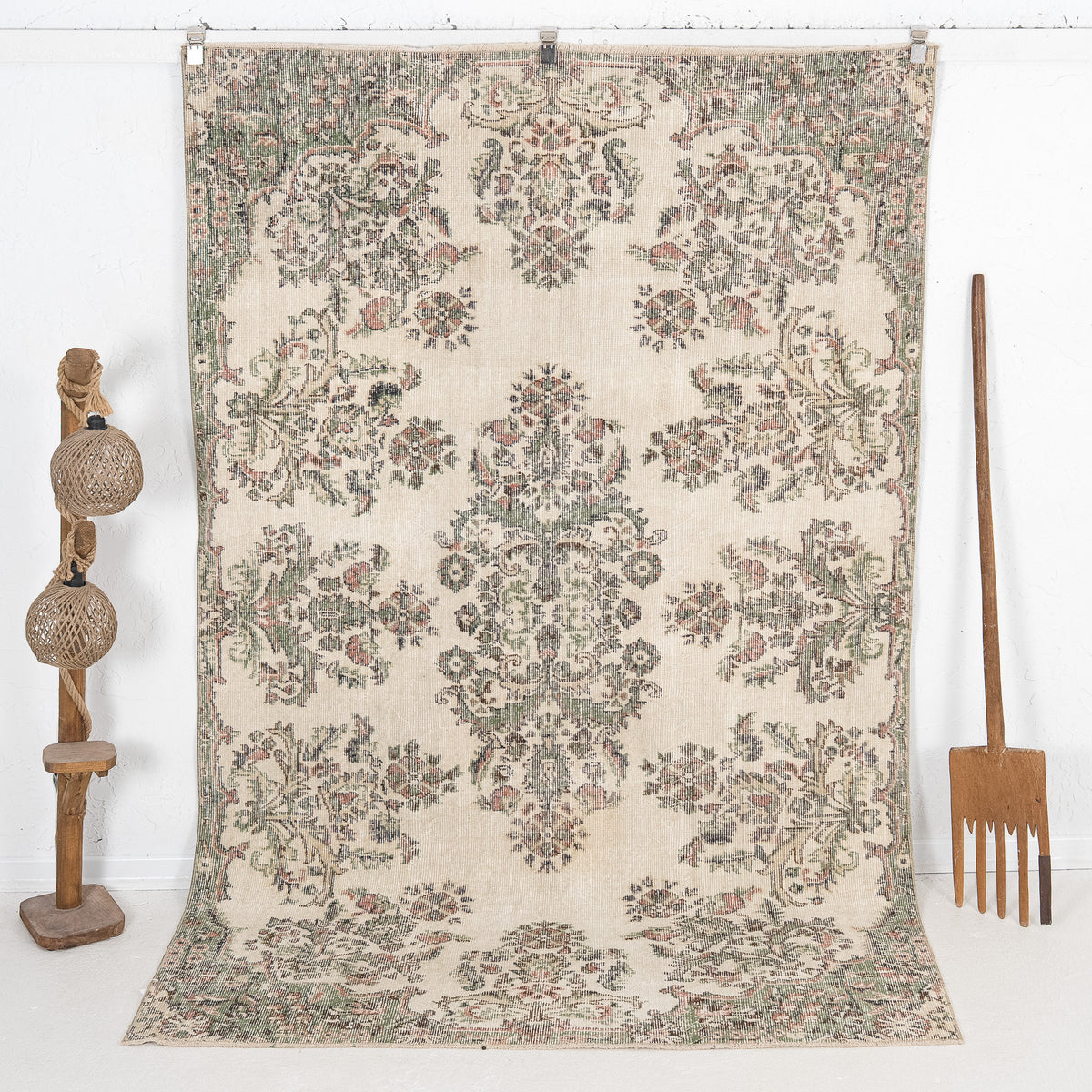 Nicolira - Vintage Turkish Area Rug
