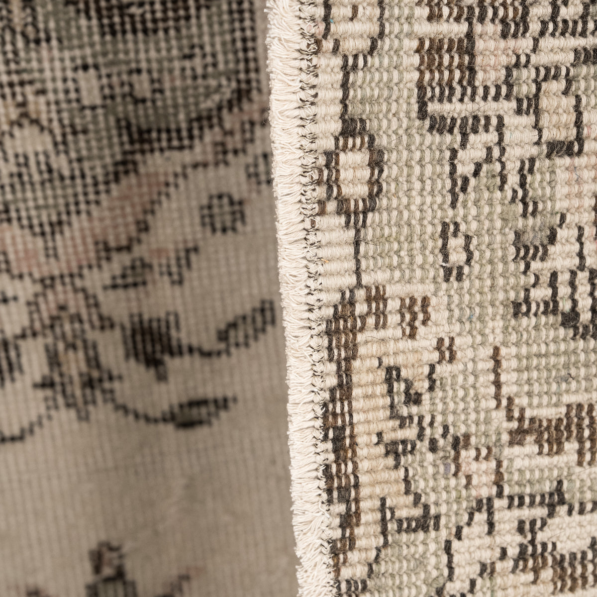 4x7 Beige Area Rug