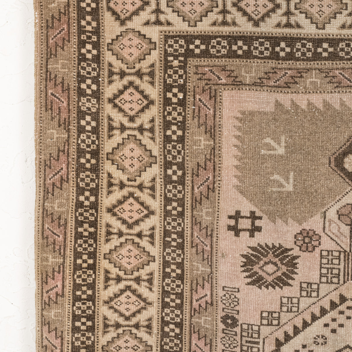 Sigismundira - Vintage Persian Area Rug