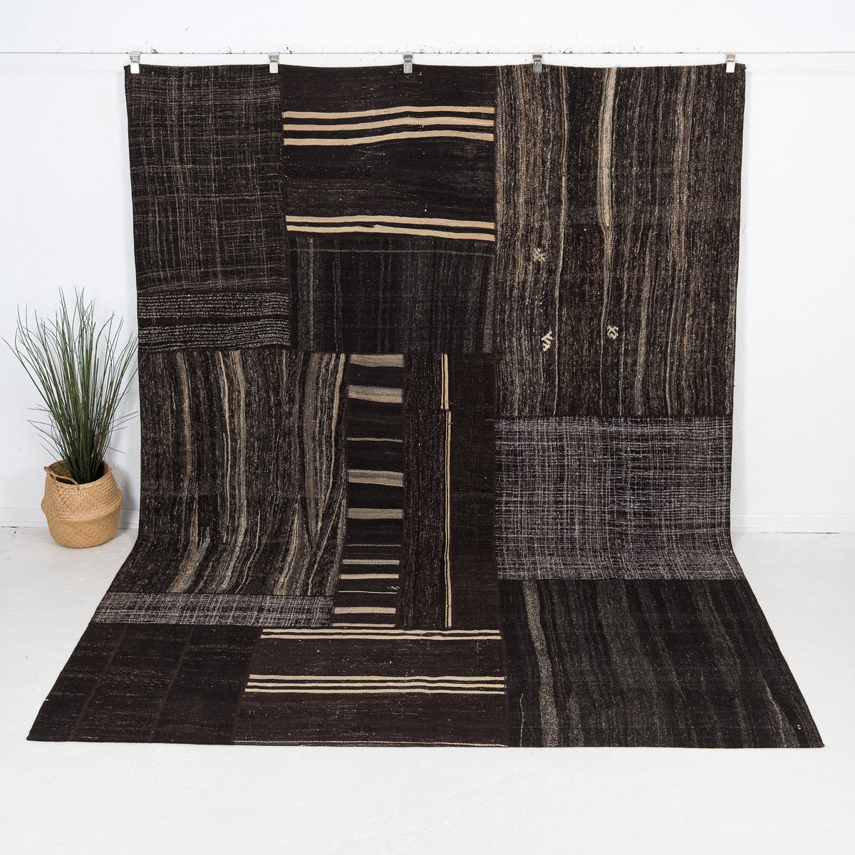 Nidoria - Vintage Turkish Area Rug