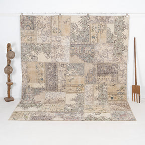Nioboris - Vintage Turkish Area Rug