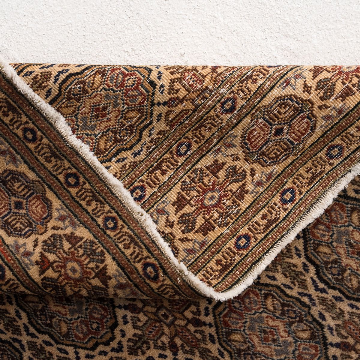 7x9 Beige Area Rug