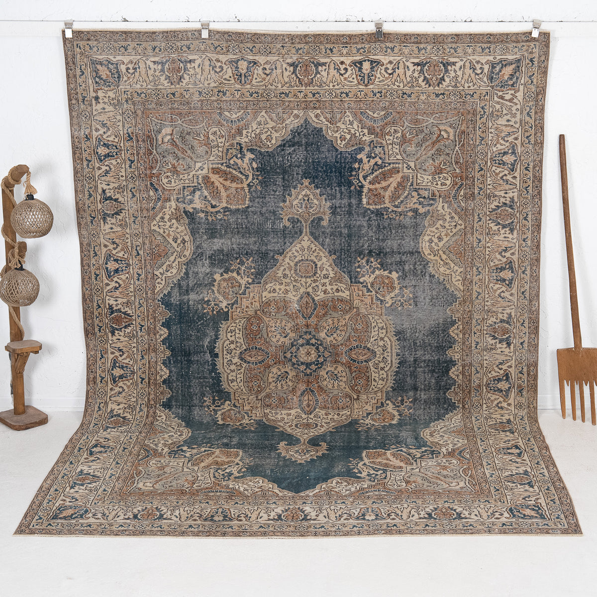 Rolandinda - Vintage Turkish Area Rug