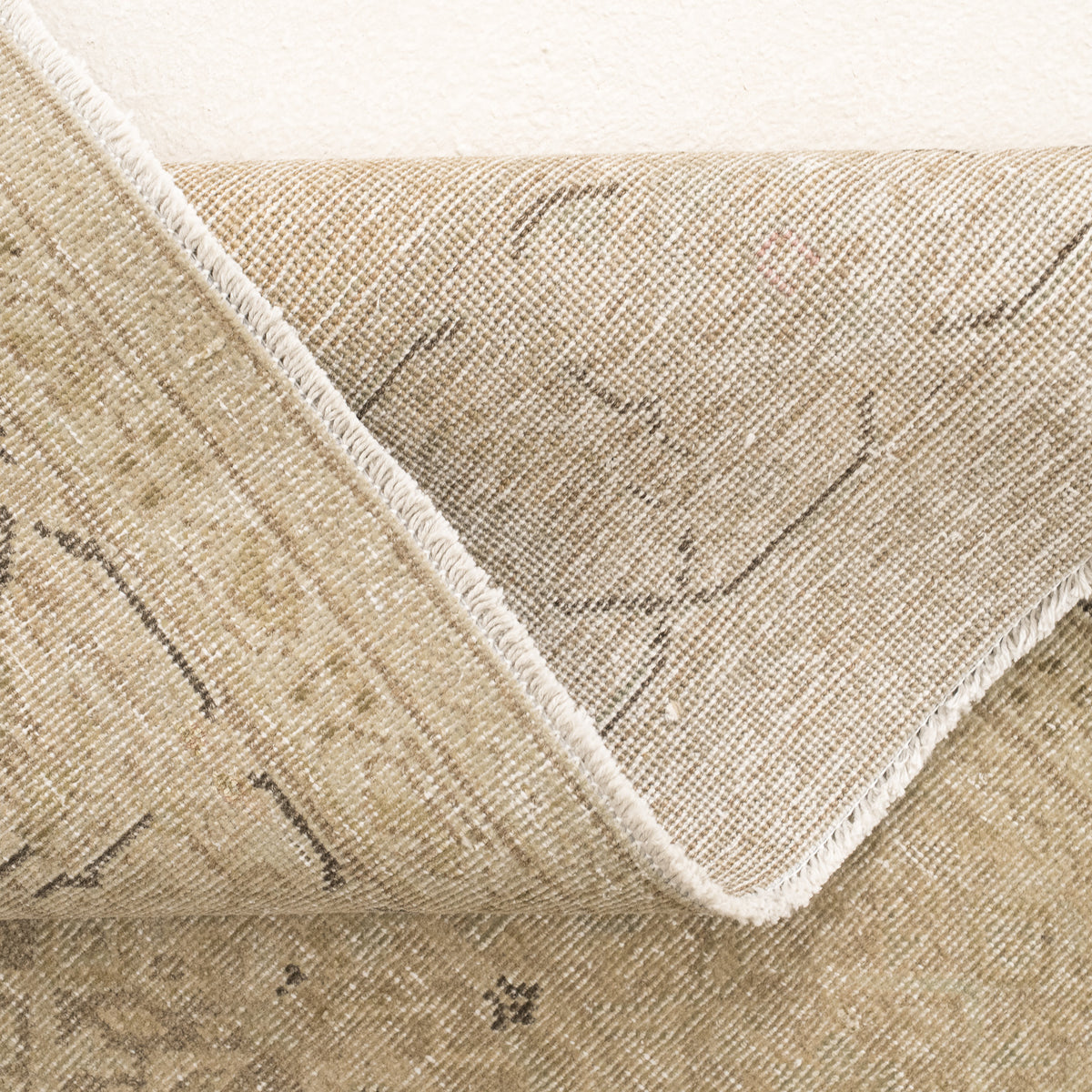 7x10 Beige Area Rug
