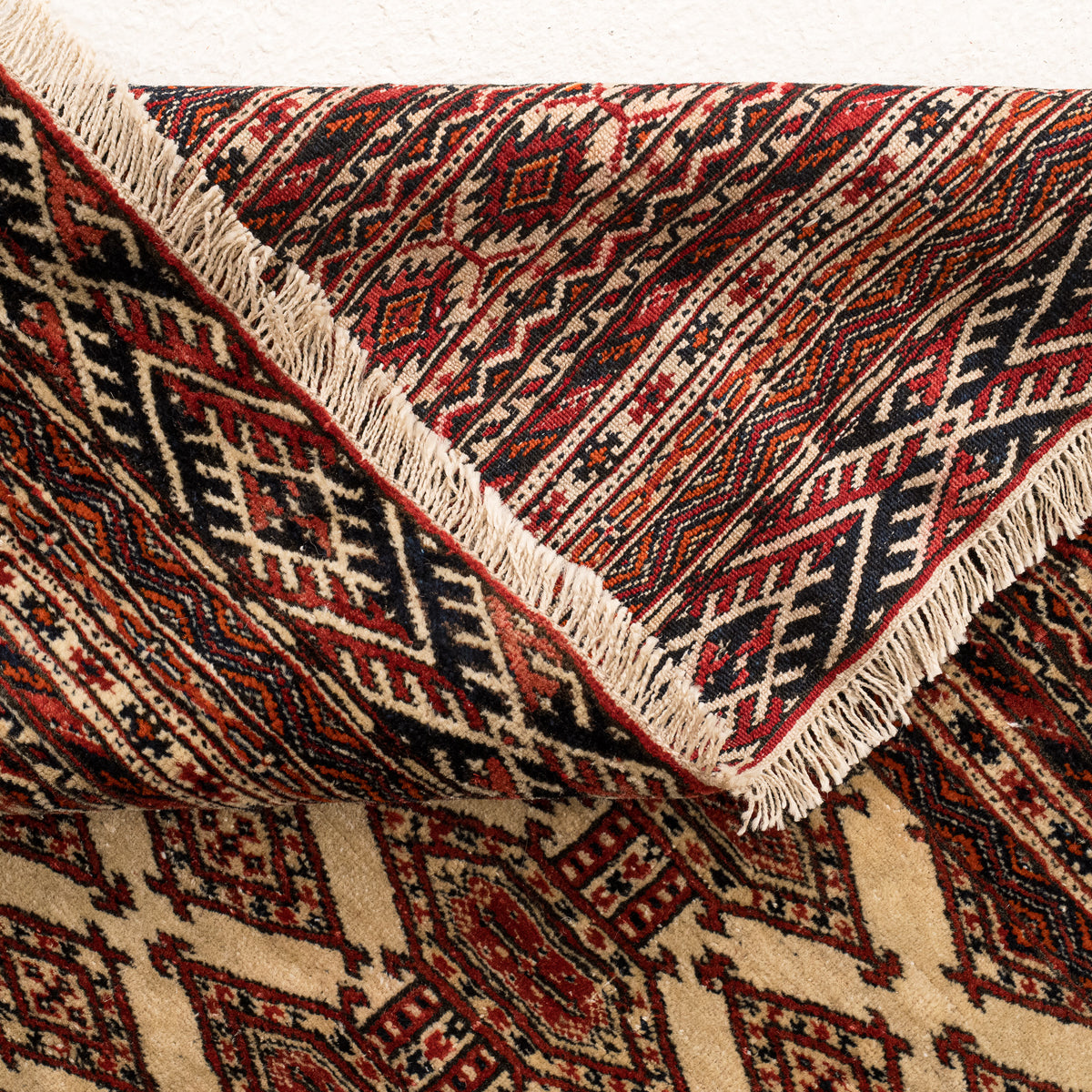 7x9 Beige Area Rug