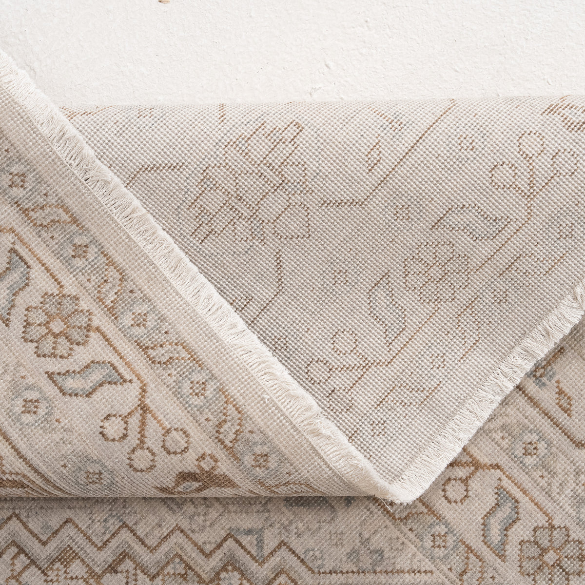 8x10 Beige Area Rug