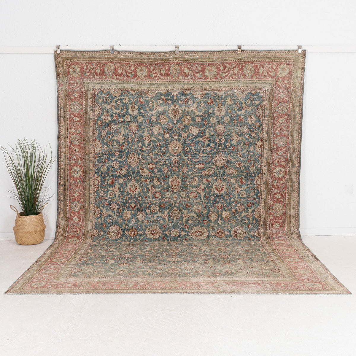 Arelara - Vintage Persian Area Rug