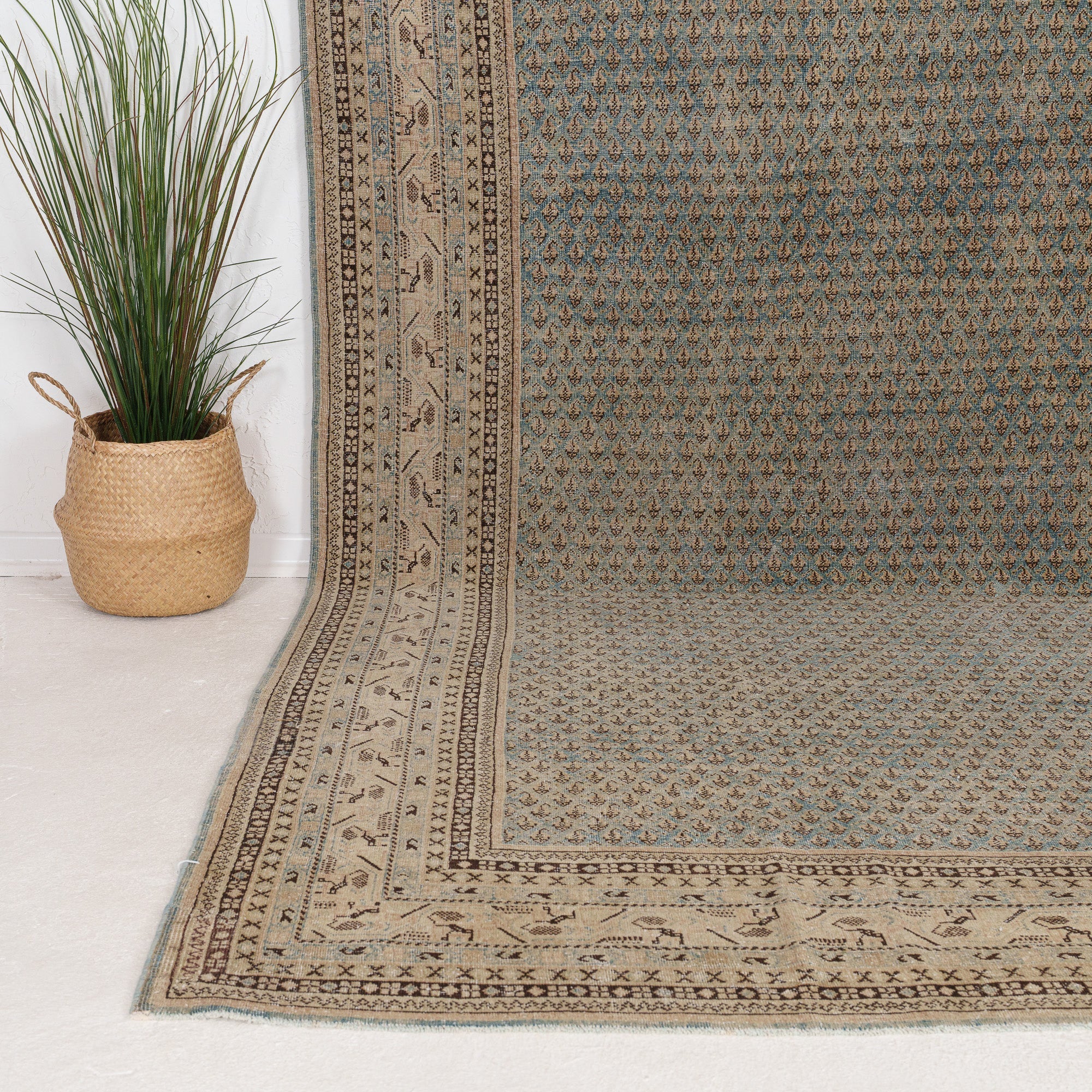 Arelaria - Vintage Persian Area Rug