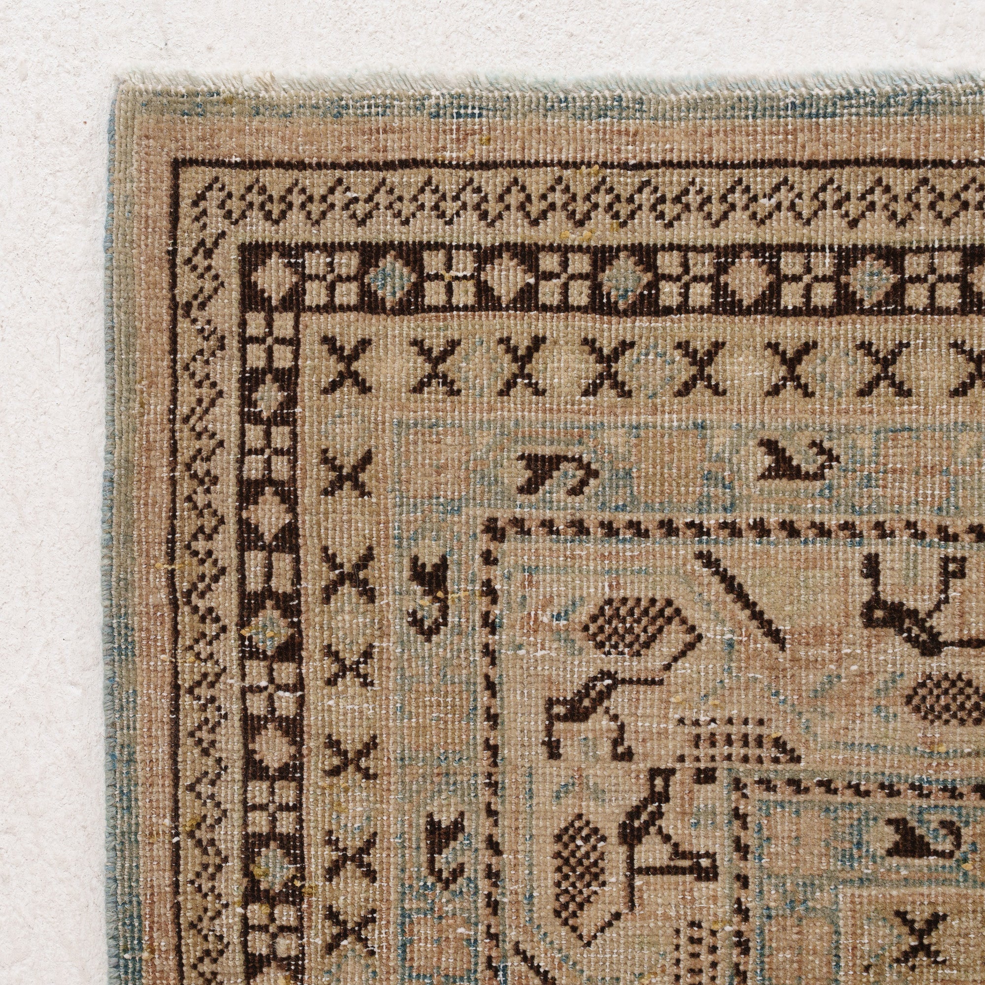 Arelaria - Vintage Persian Area Rug