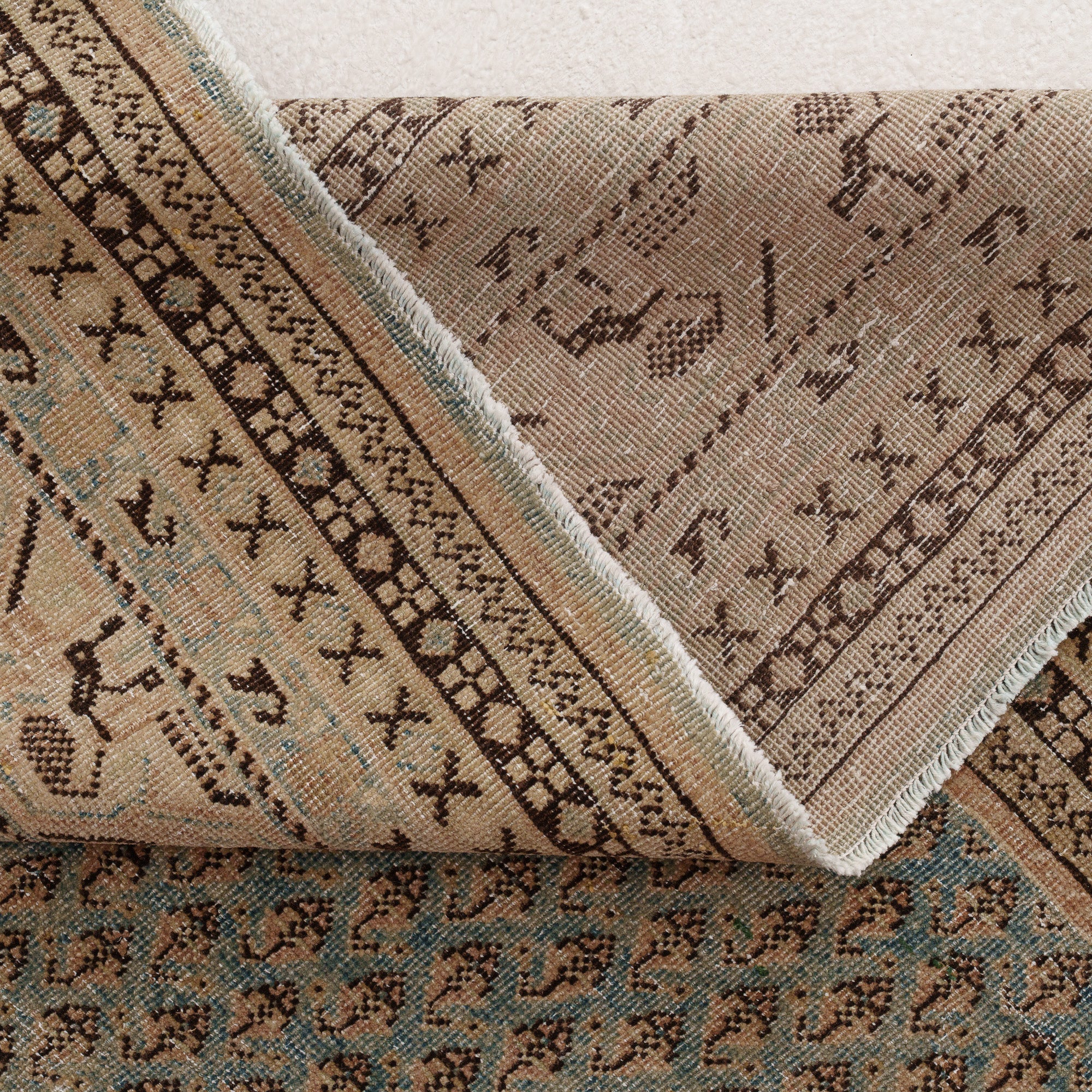 Arelaria - Vintage Persian Area Rug