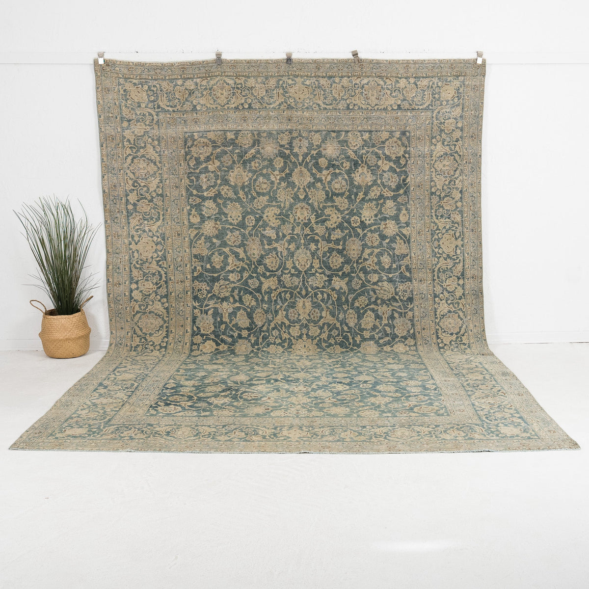 Calivessa - Vintage Persian Area Rug