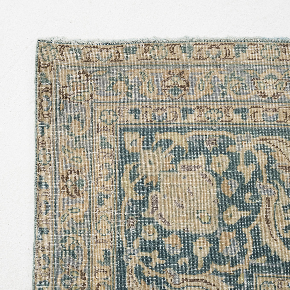 Calivessa - Vintage Persian Area Rug