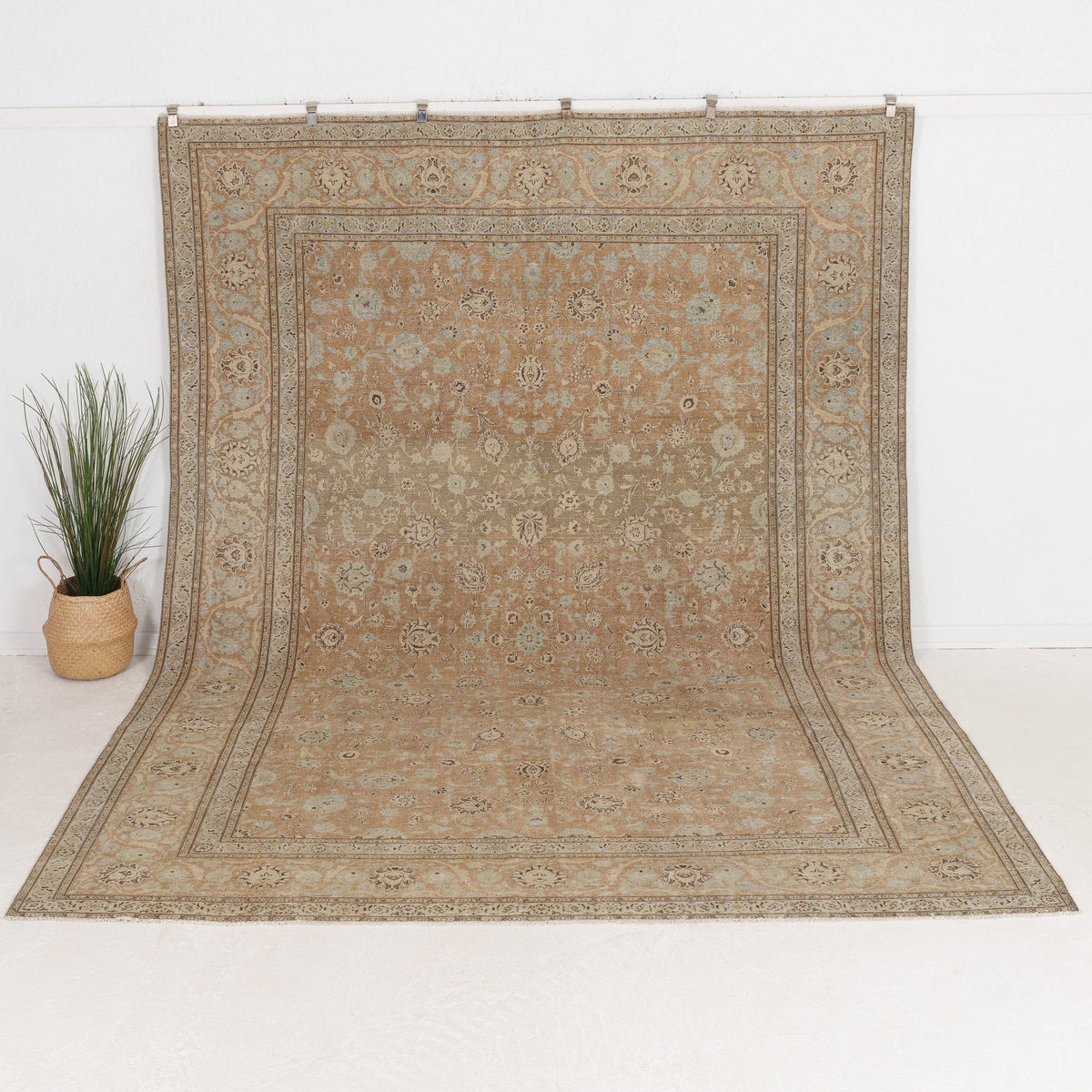 Arelella - Vintage Persian Area Rug