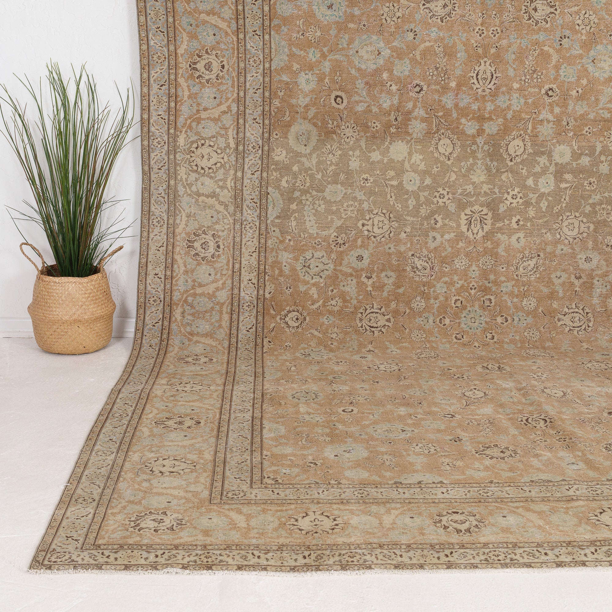 Arelella - Vintage Persian Area Rug