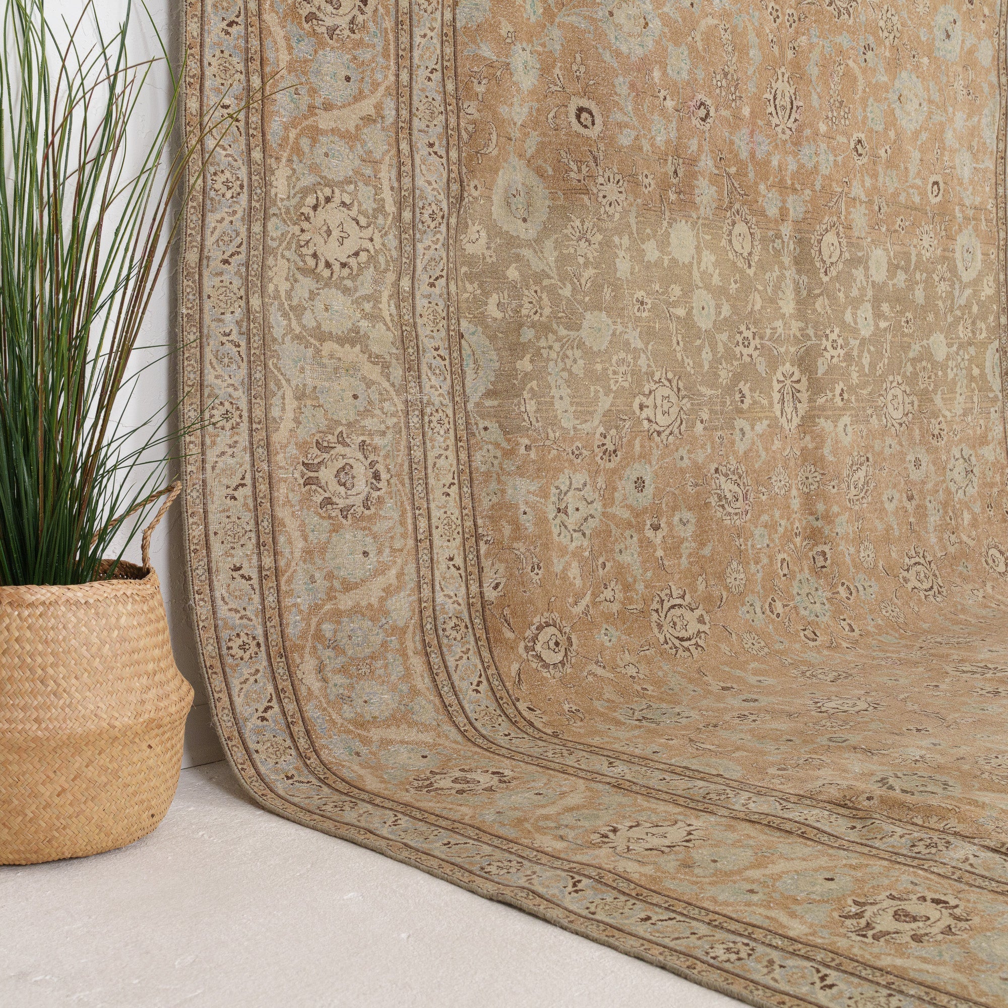 Arelella - Vintage Persian Area Rug