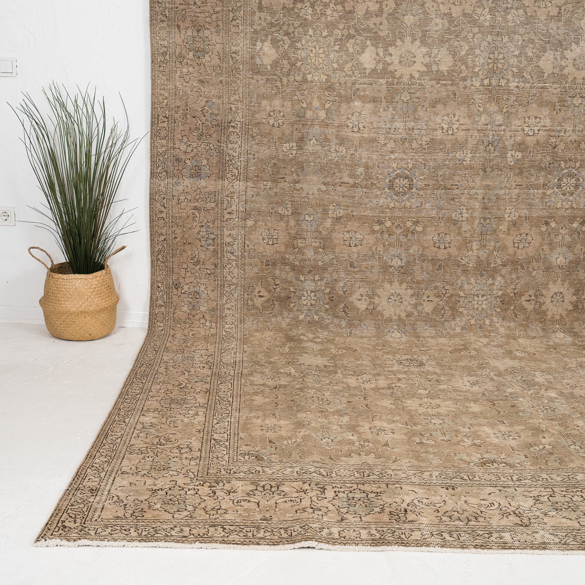 Velindraeza - Vintage Persian Area Rug