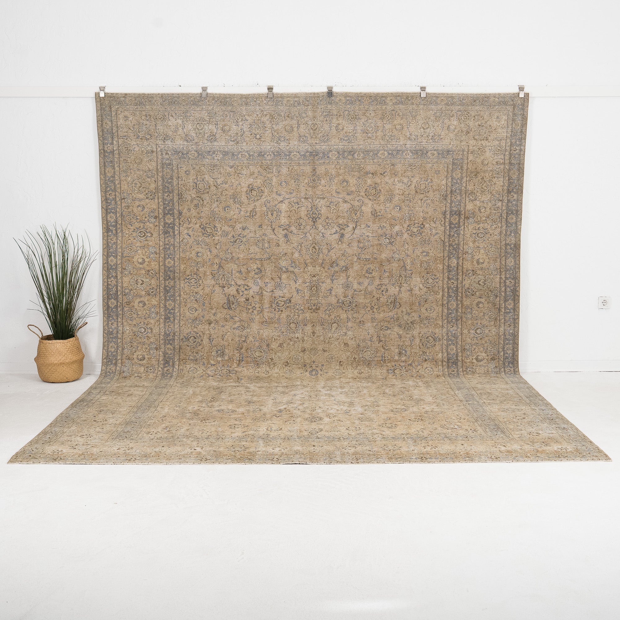 Aeralise - Vintage Persian Area Rug