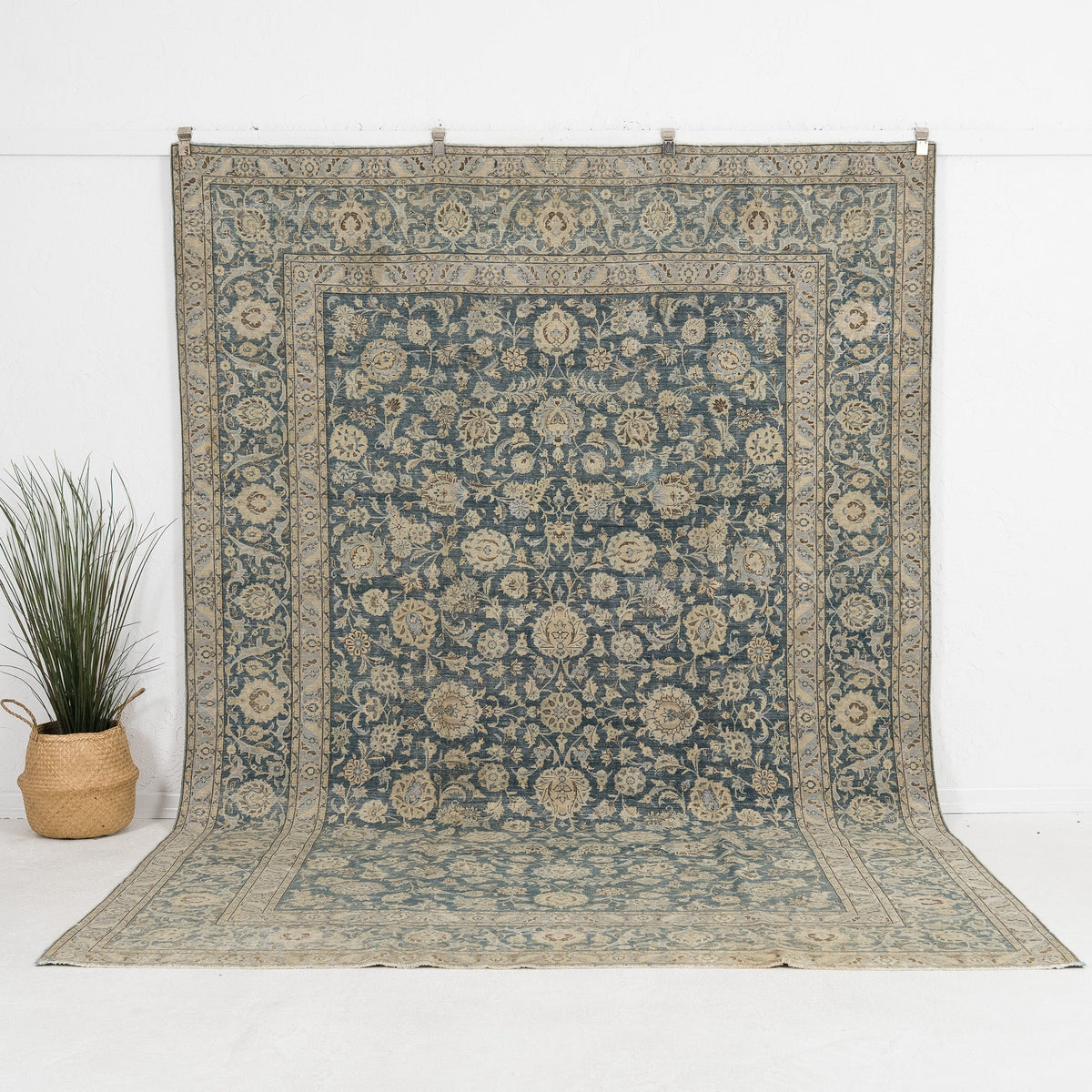 Aeloriah - Vintage Persian Area Rug