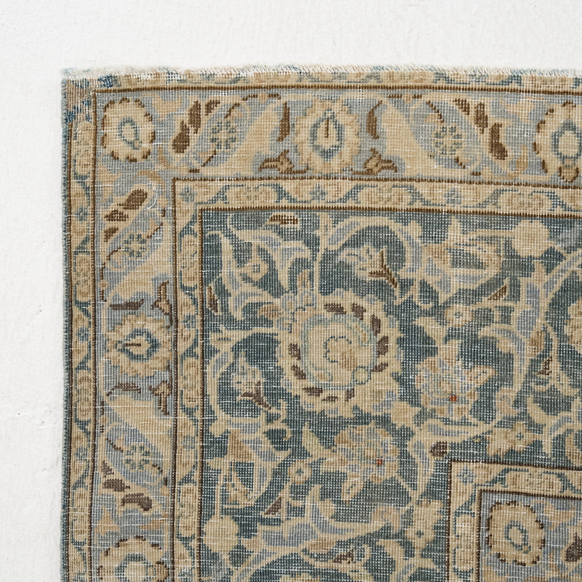 Aeloriah - Vintage Persian Area Rug
