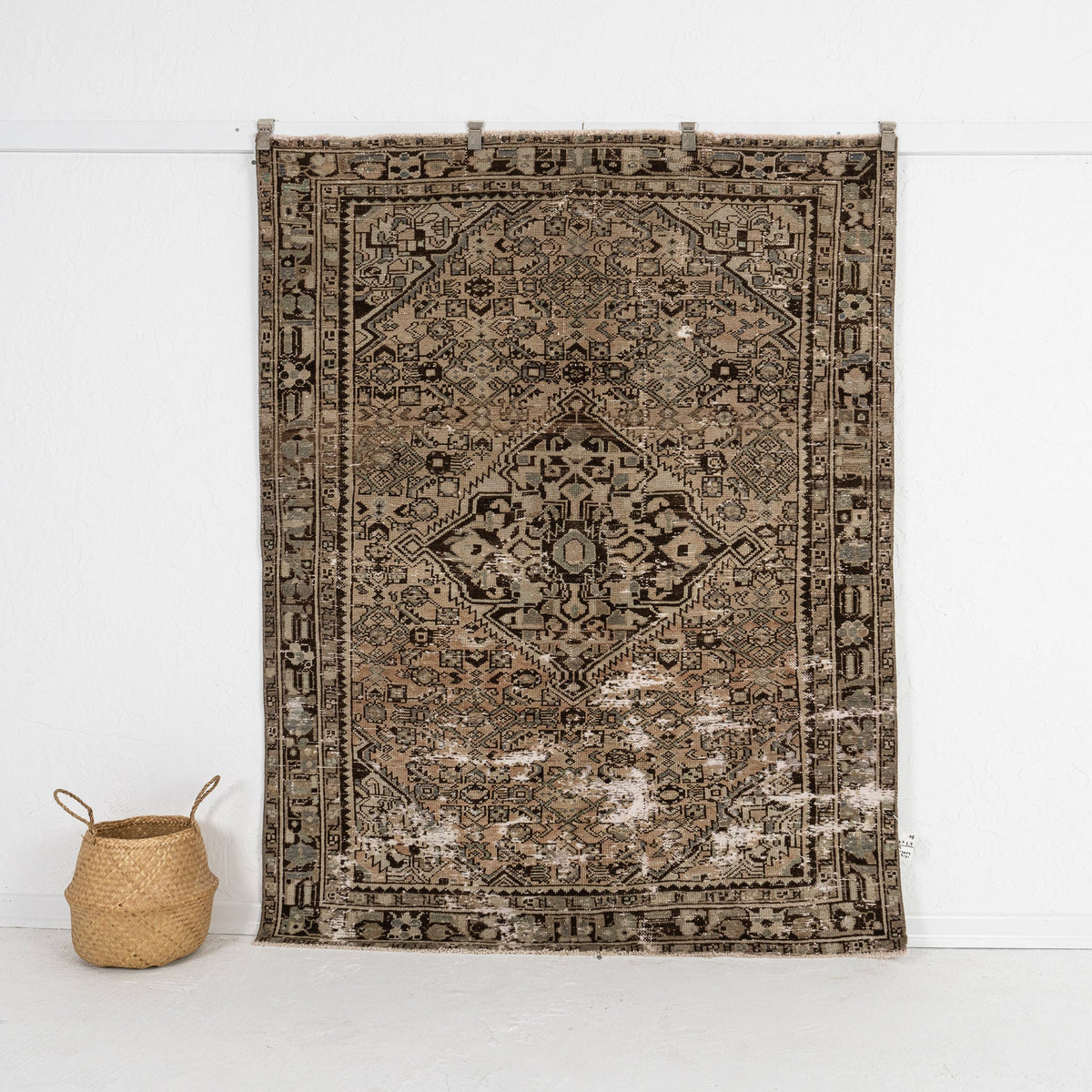 brown vintage 5x7 area rug - perfect for the entryway, hallway, living room, kitchen, bedroom