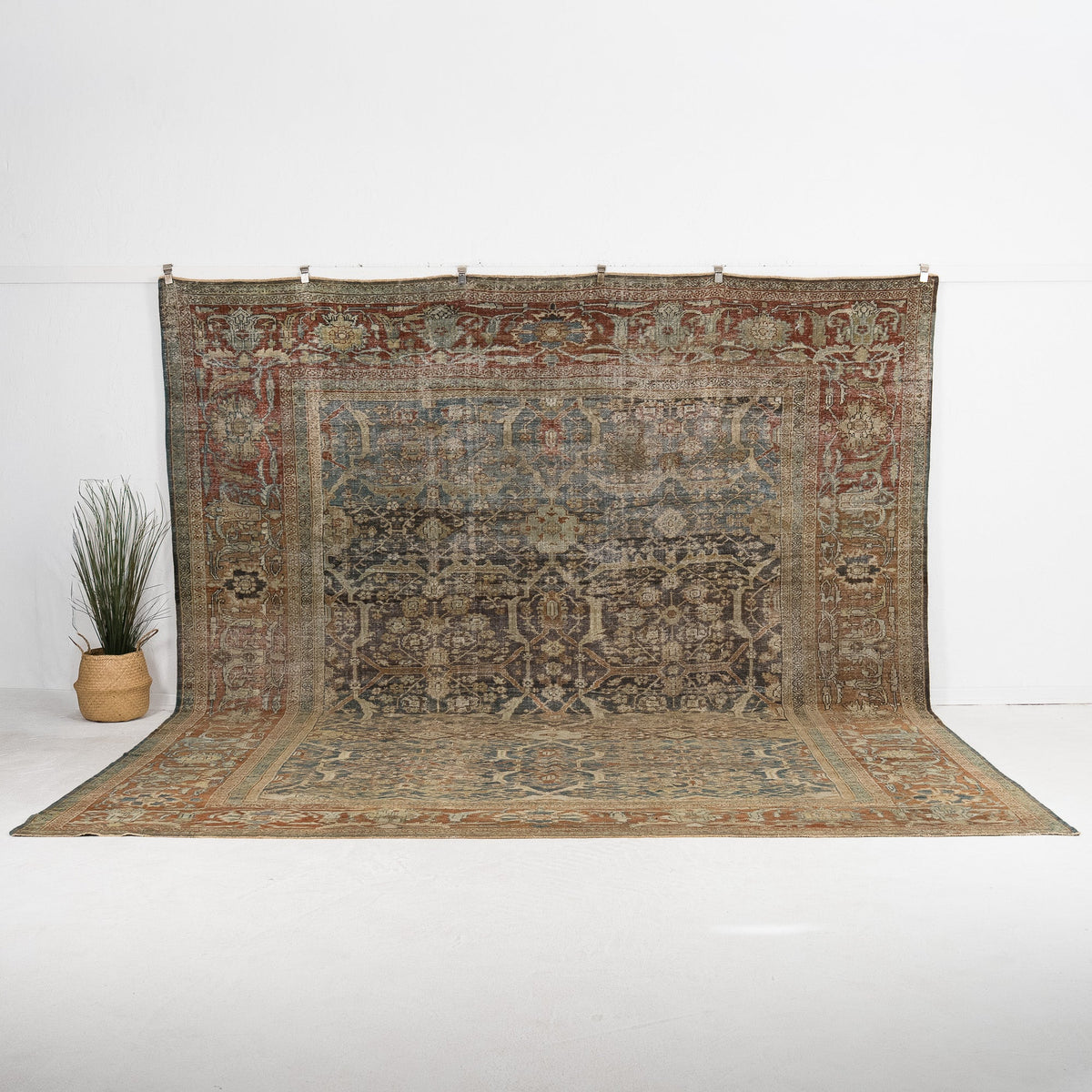 Vionareth - Vintage Persian Area Rug