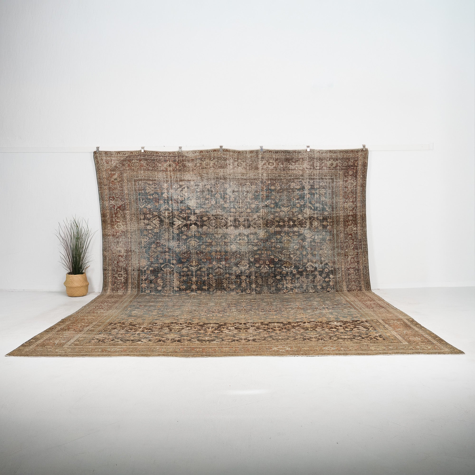 Ferisyn - Vintage Persian Area Rug