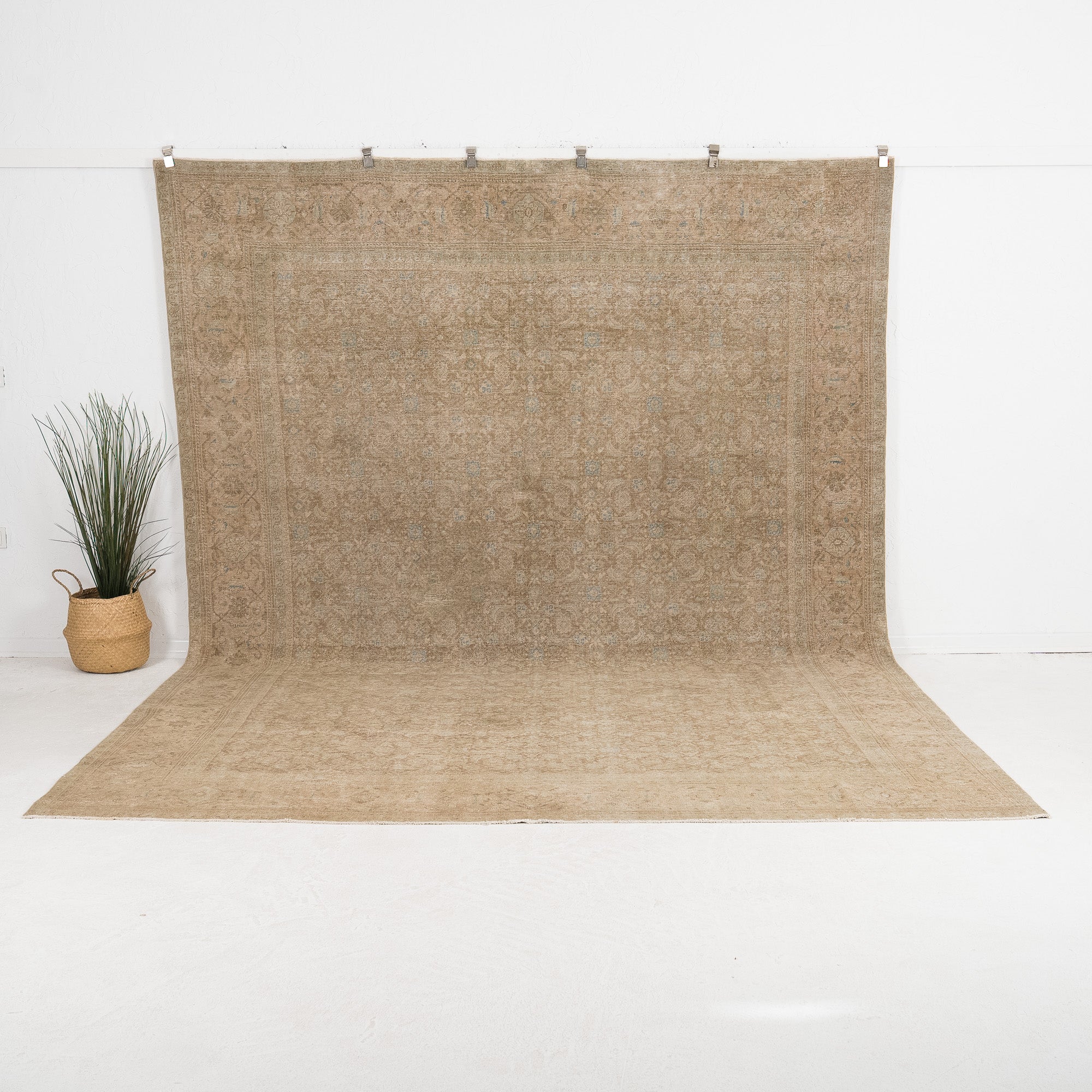 Rosanyra - Vintage Persian Area Rug