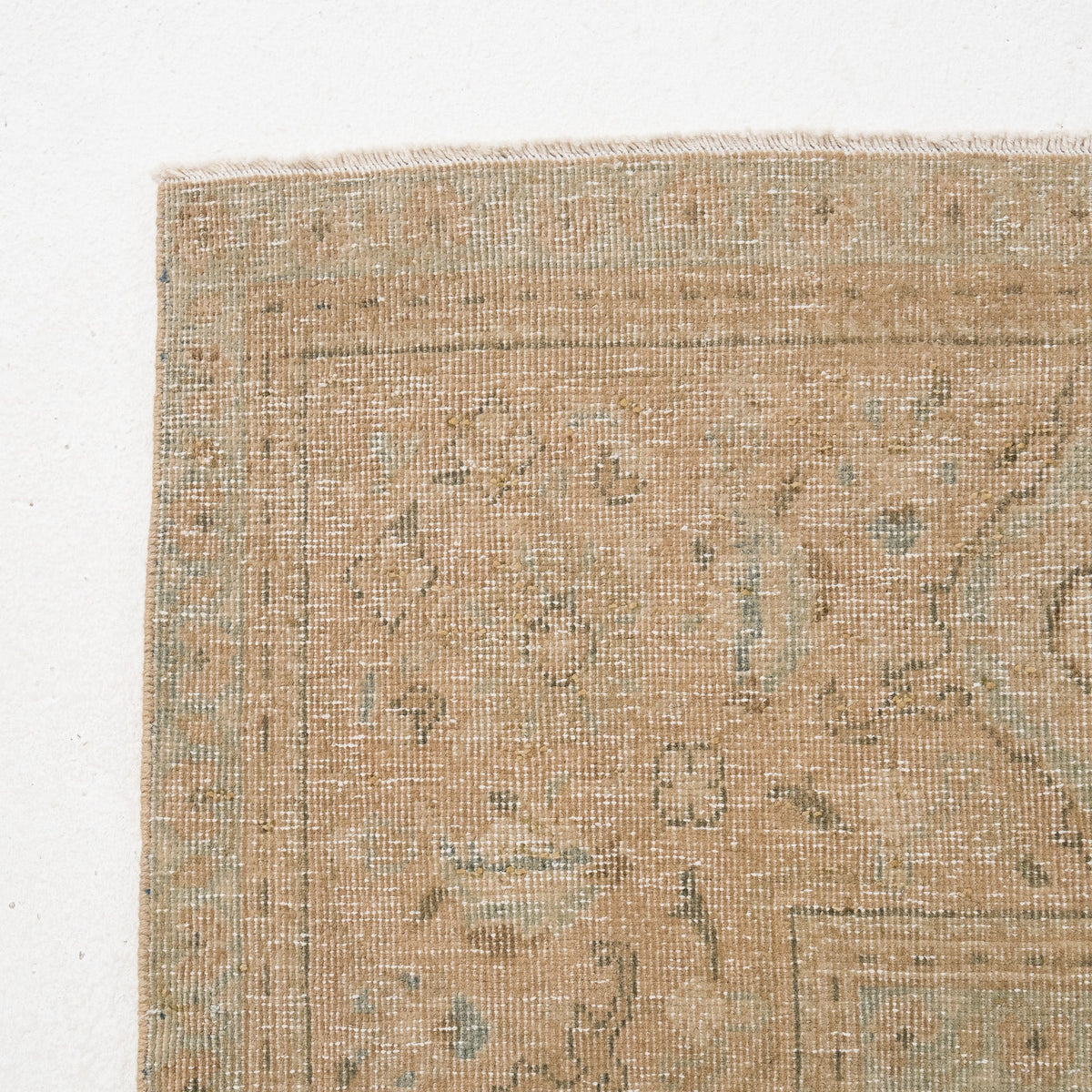 Rosanyra - Vintage Persian Area Rug