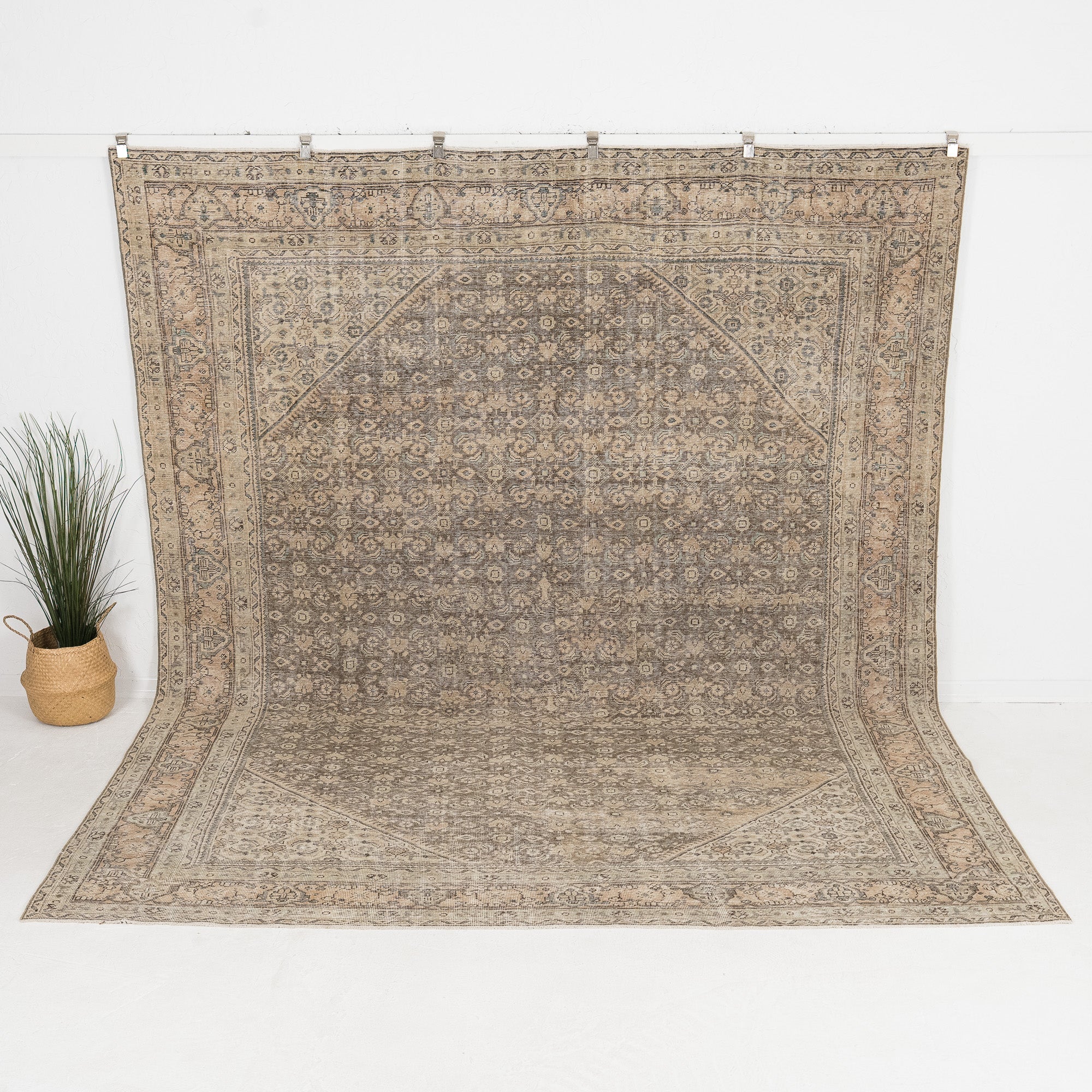 Zyrelia - Vintage Persian Area Rug