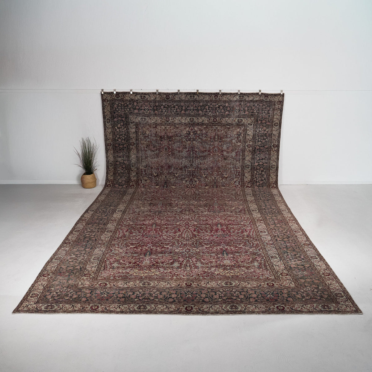 Orlienne - Vintage Persian Area Rug