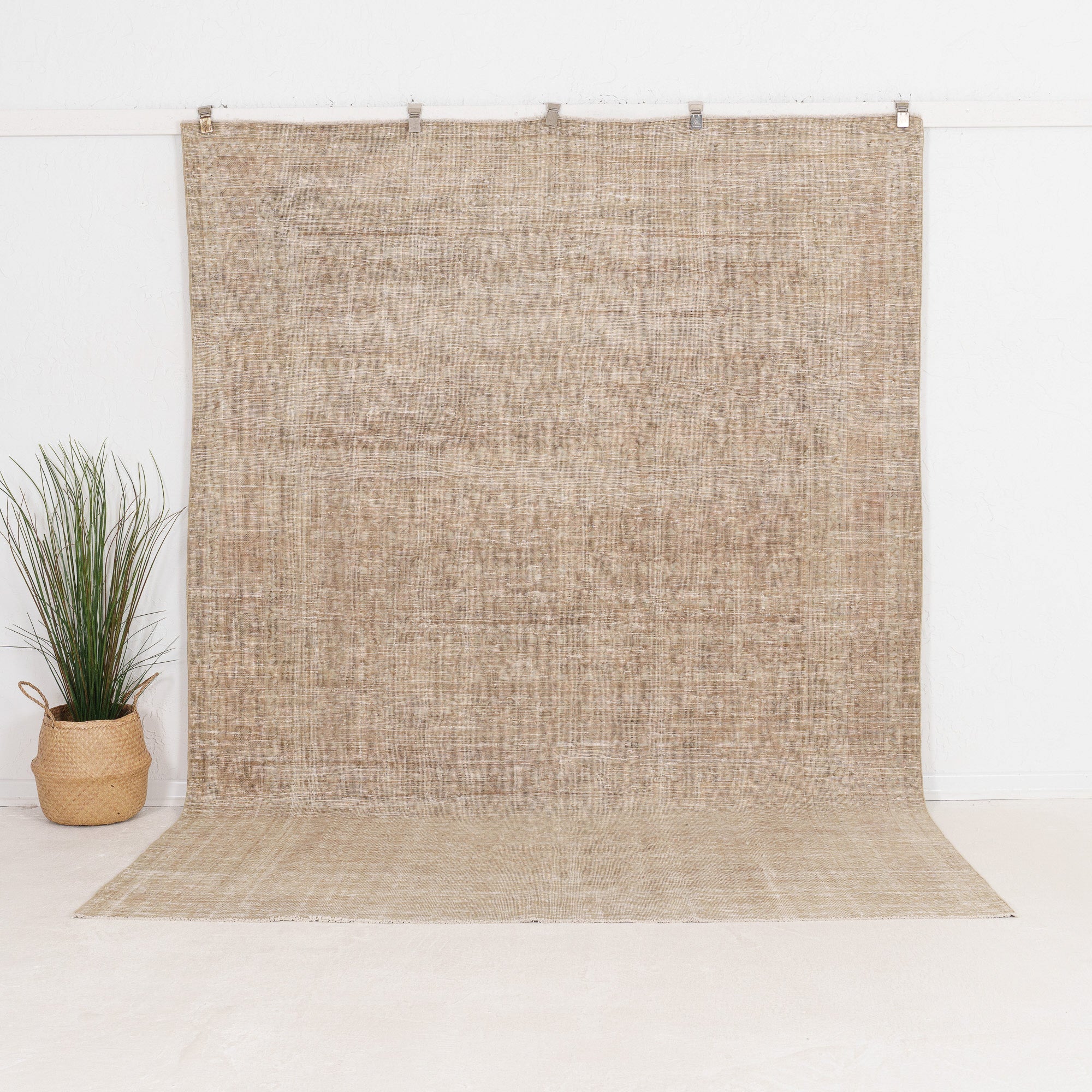 Areless - Vintage Persian Area Rug