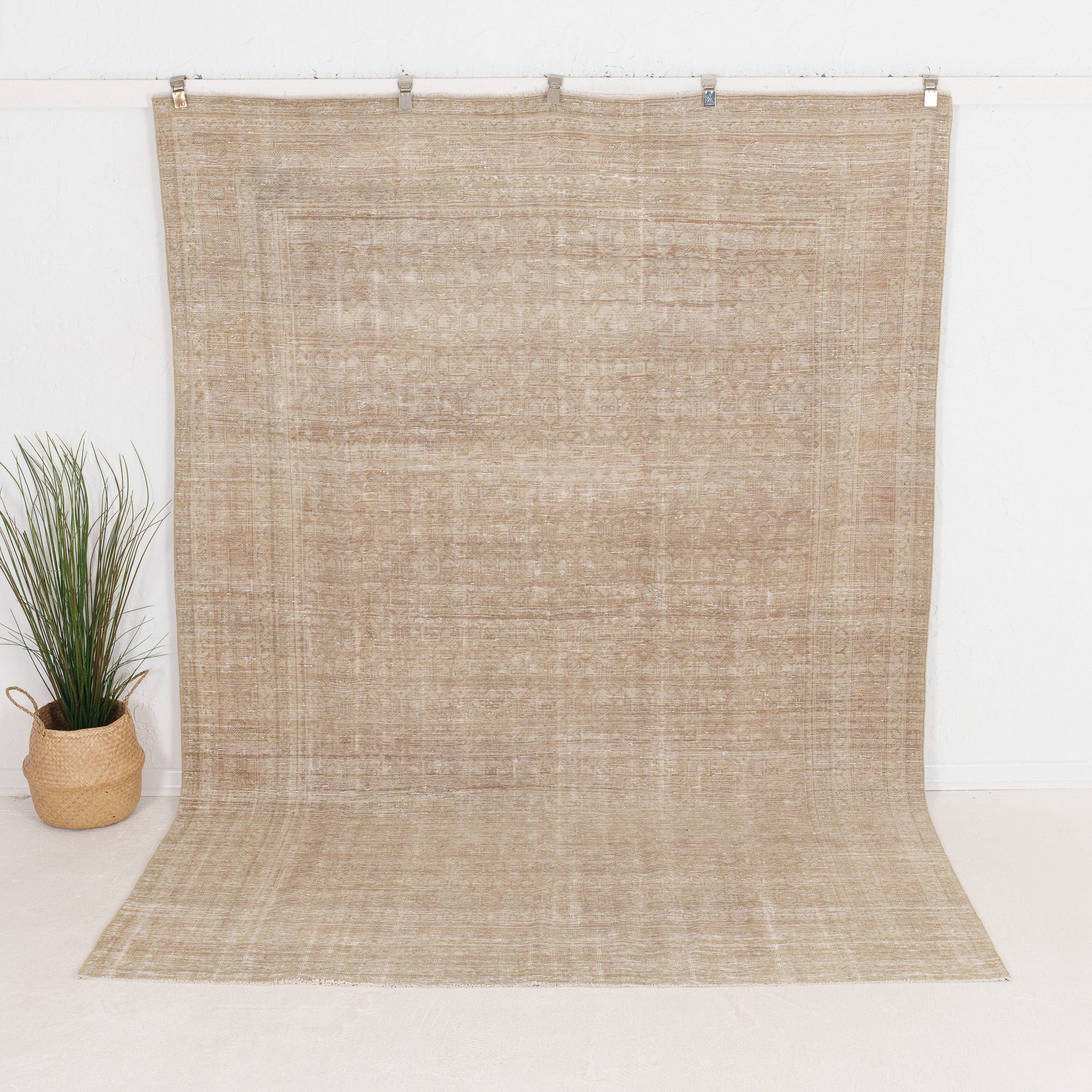 Areless - Vintage Persian Area Rug