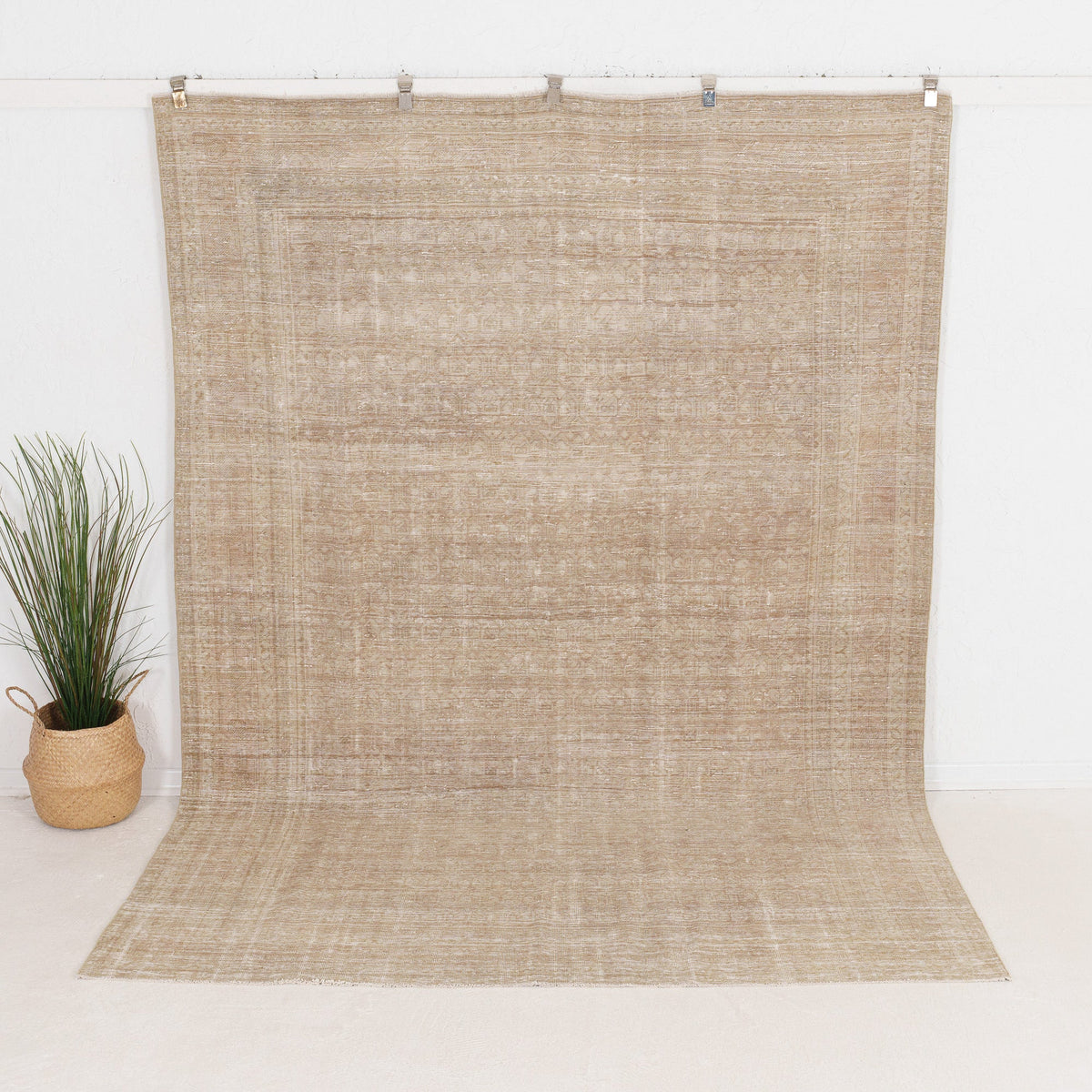 Areless - Vintage Persian Area Rug