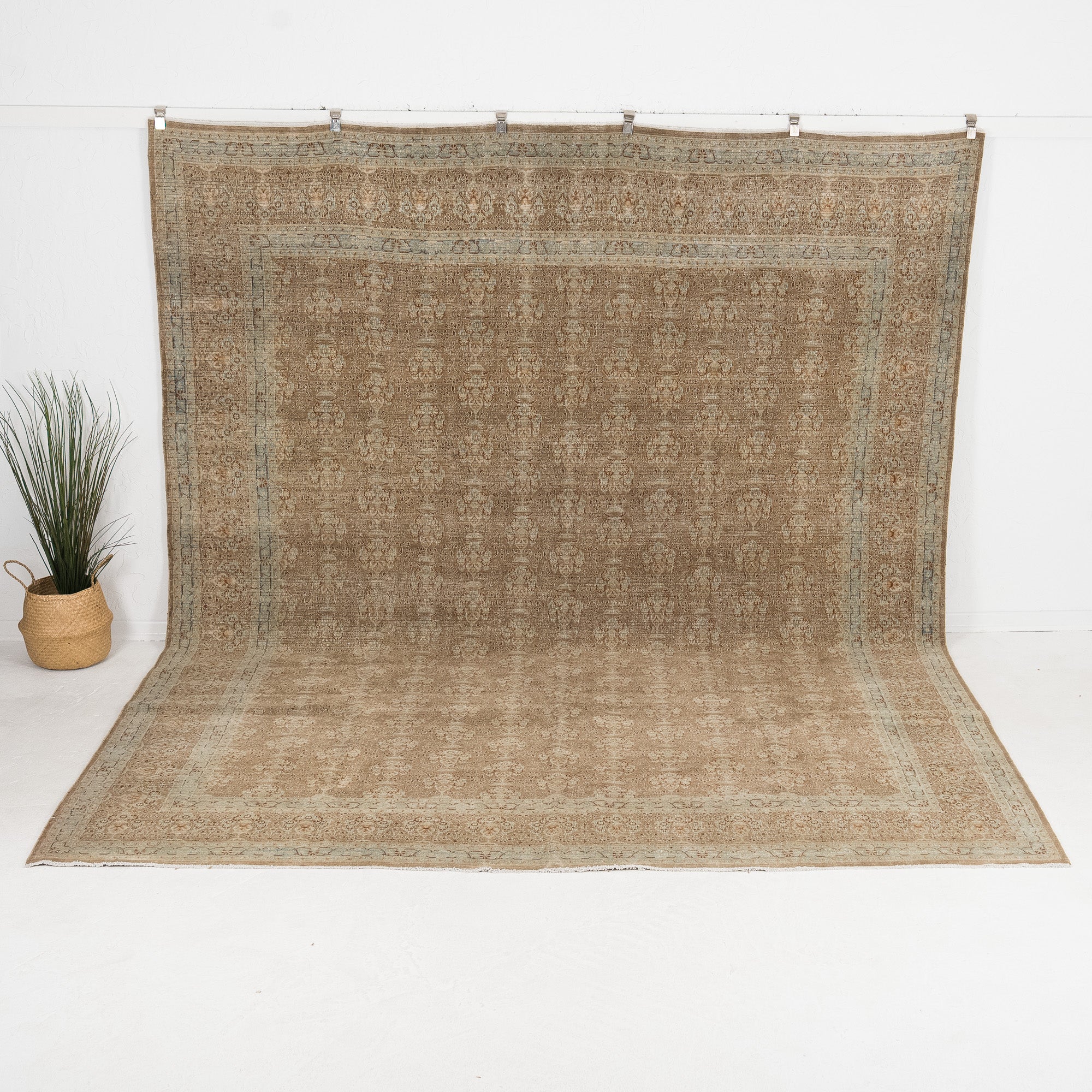 Selivra - Vintage Persian Area Rug