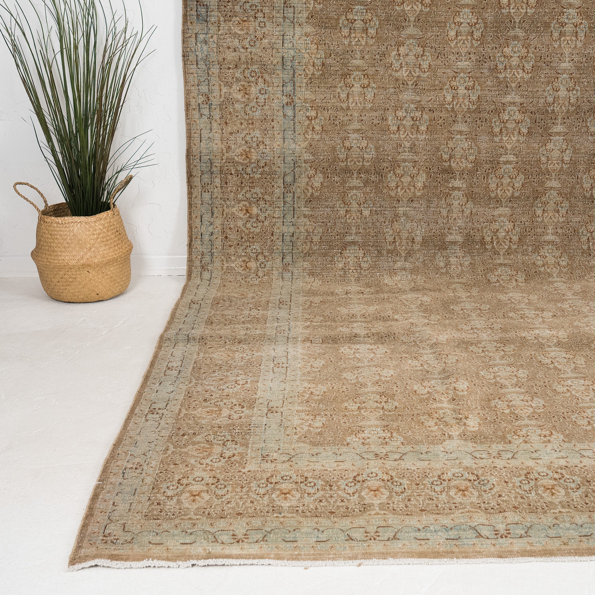 Selivra - Vintage Persian Area Rug