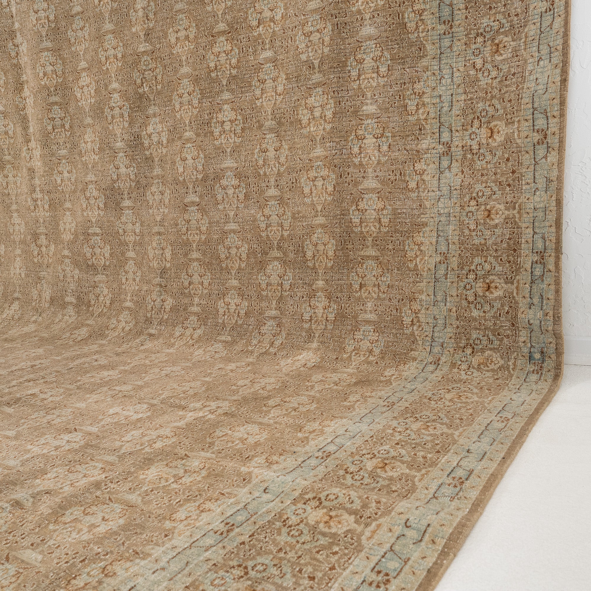 Selivra - Vintage Persian Area Rug