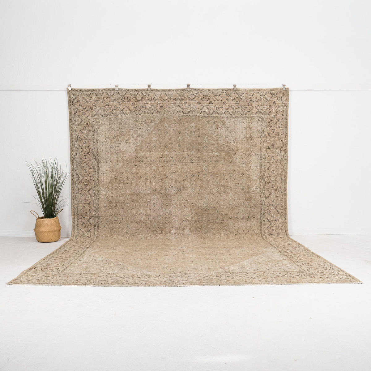 Yvaria - Vintage Persian Area Rug