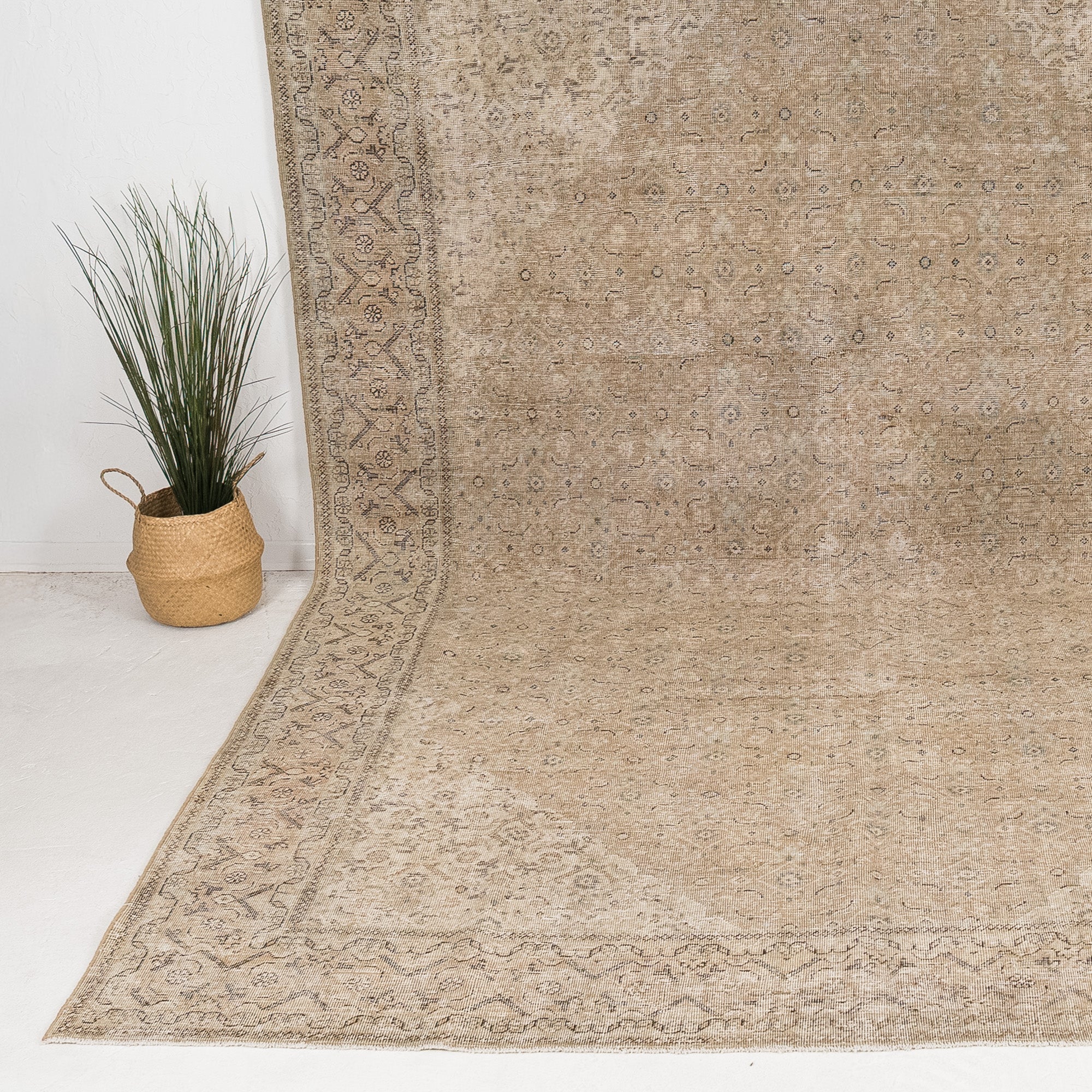 Yvaria - Vintage Persian Area Rug
