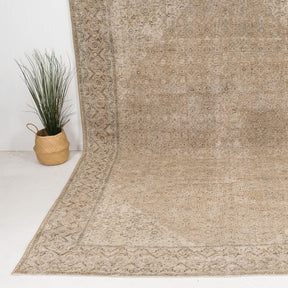 Yvaria - Vintage Persian Area Rug