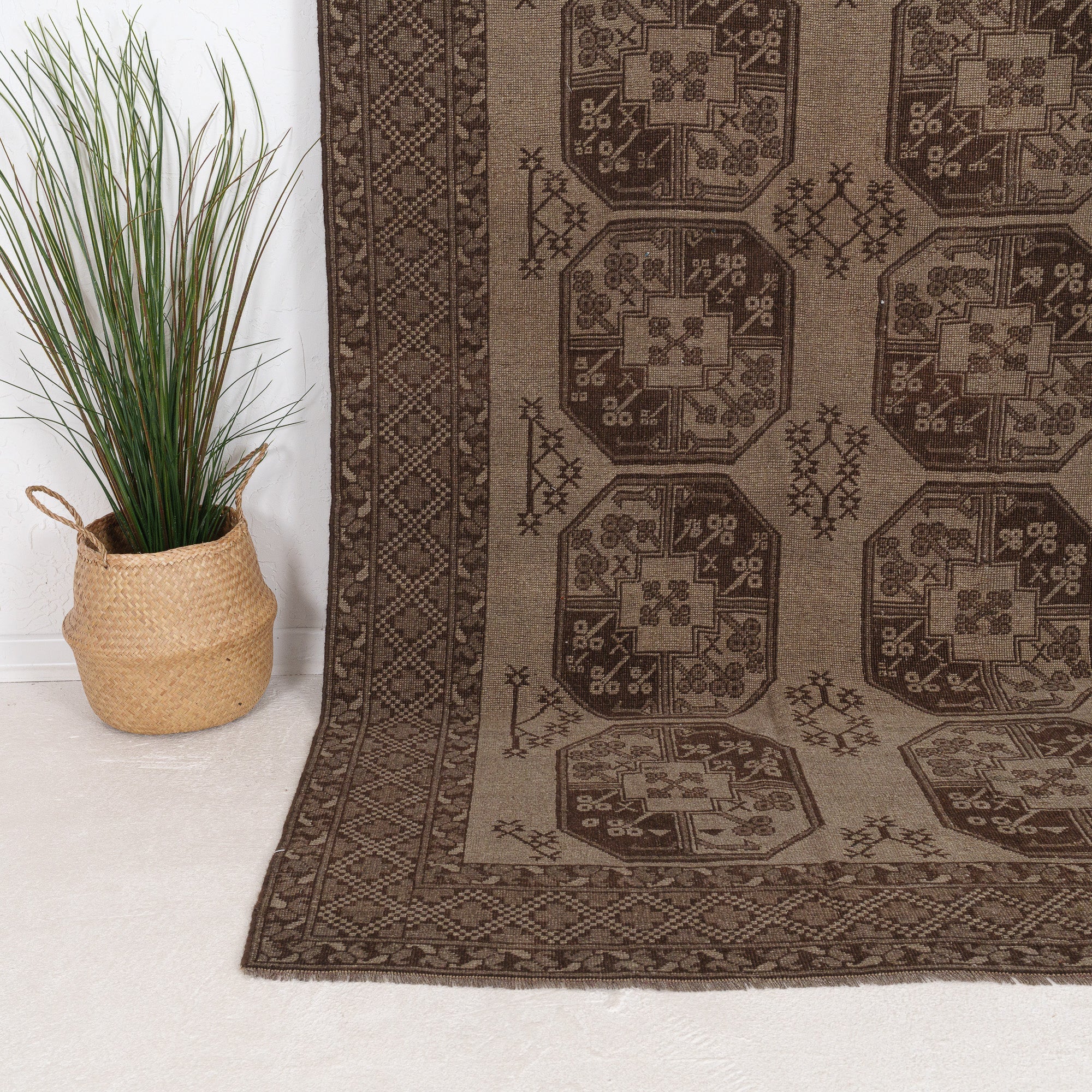 Caeliia - Vintage Persian Area Rug