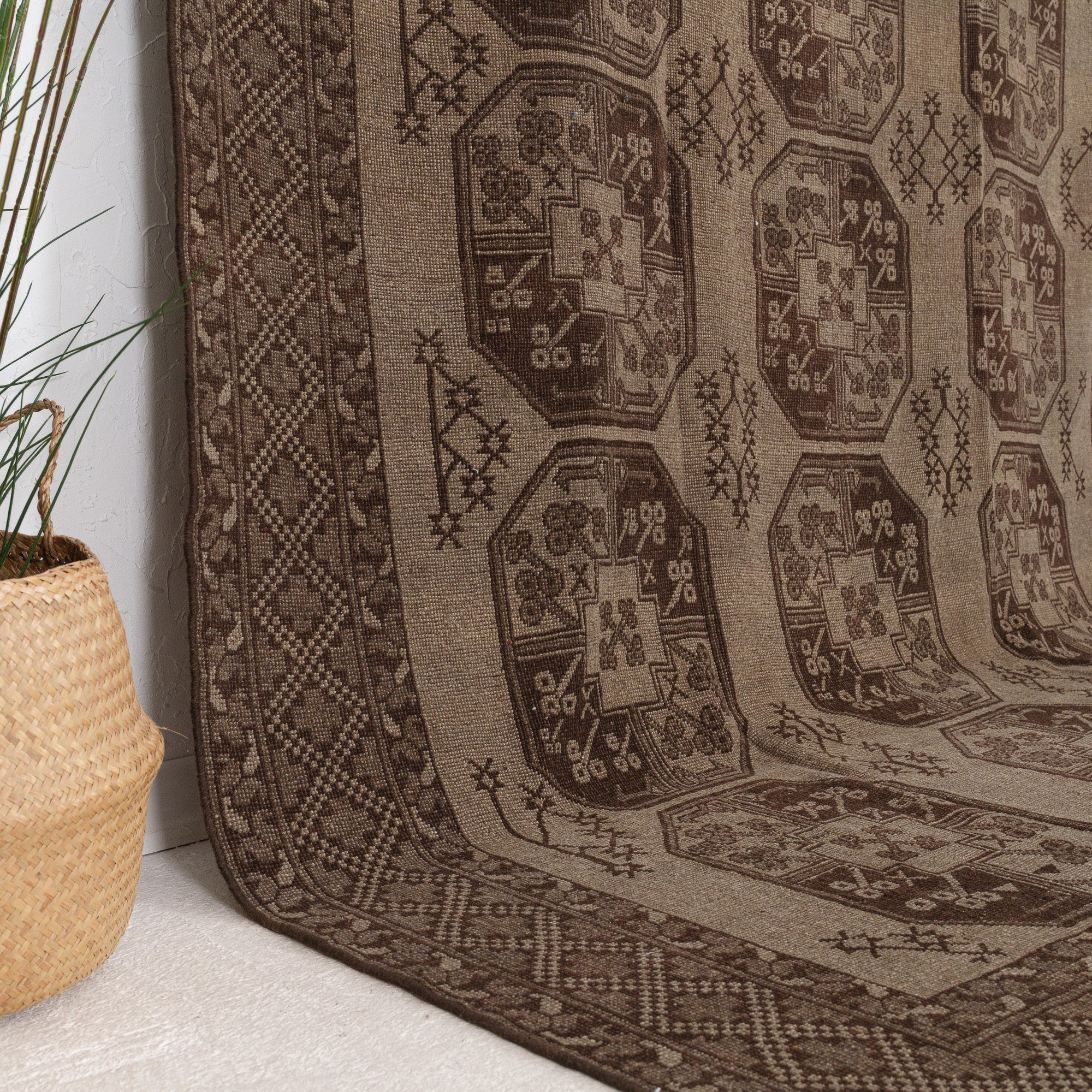 Caeliia - Vintage Persian Area Rug