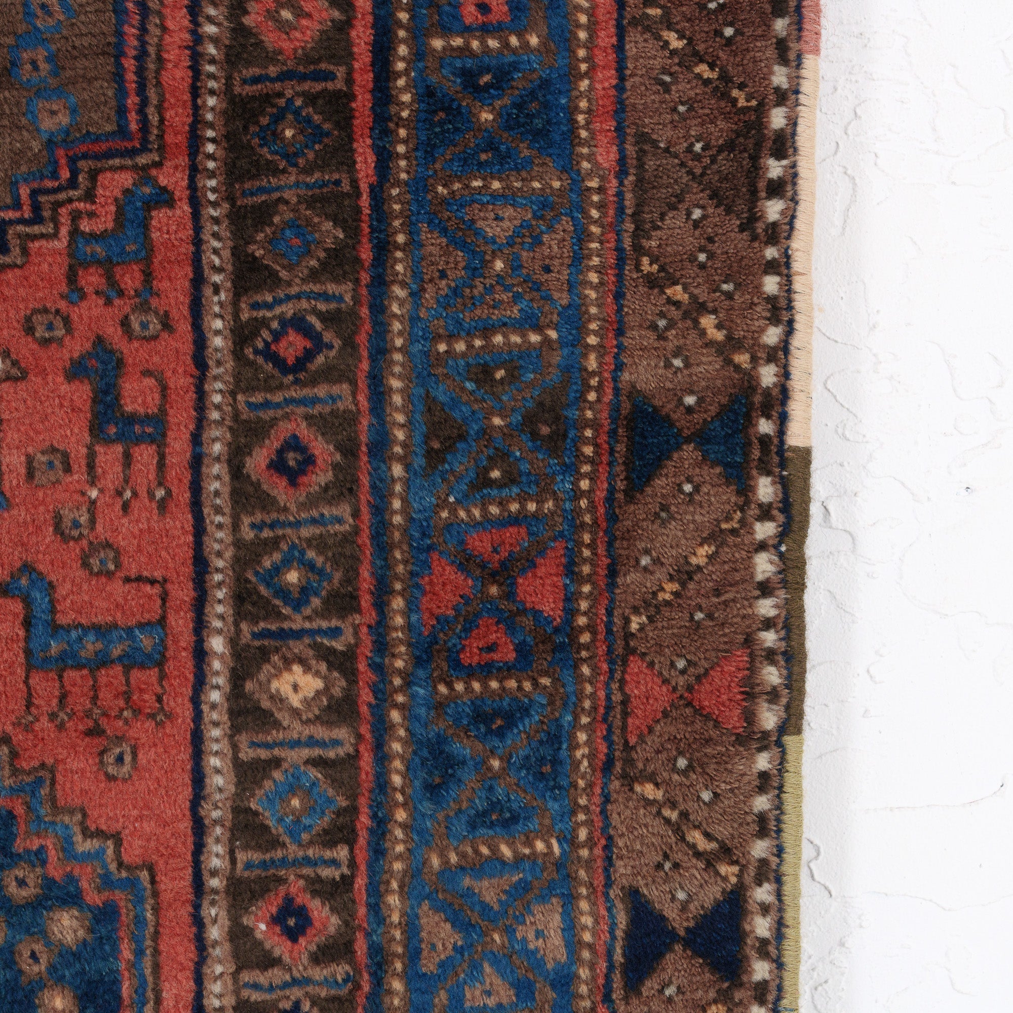 Laerisara - Vintage Persian Small Rug
